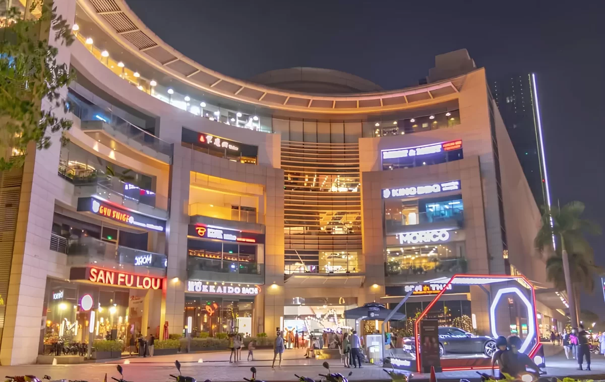 Căn hộ Triton Crown Phú Mỹ Hưng Quận 7 | Giá Chi Tiết Tháng 6/2026 5 Crescent Mall là trung tâm thương mại cao cấp cách Triton Crown chỉ hơn 400m