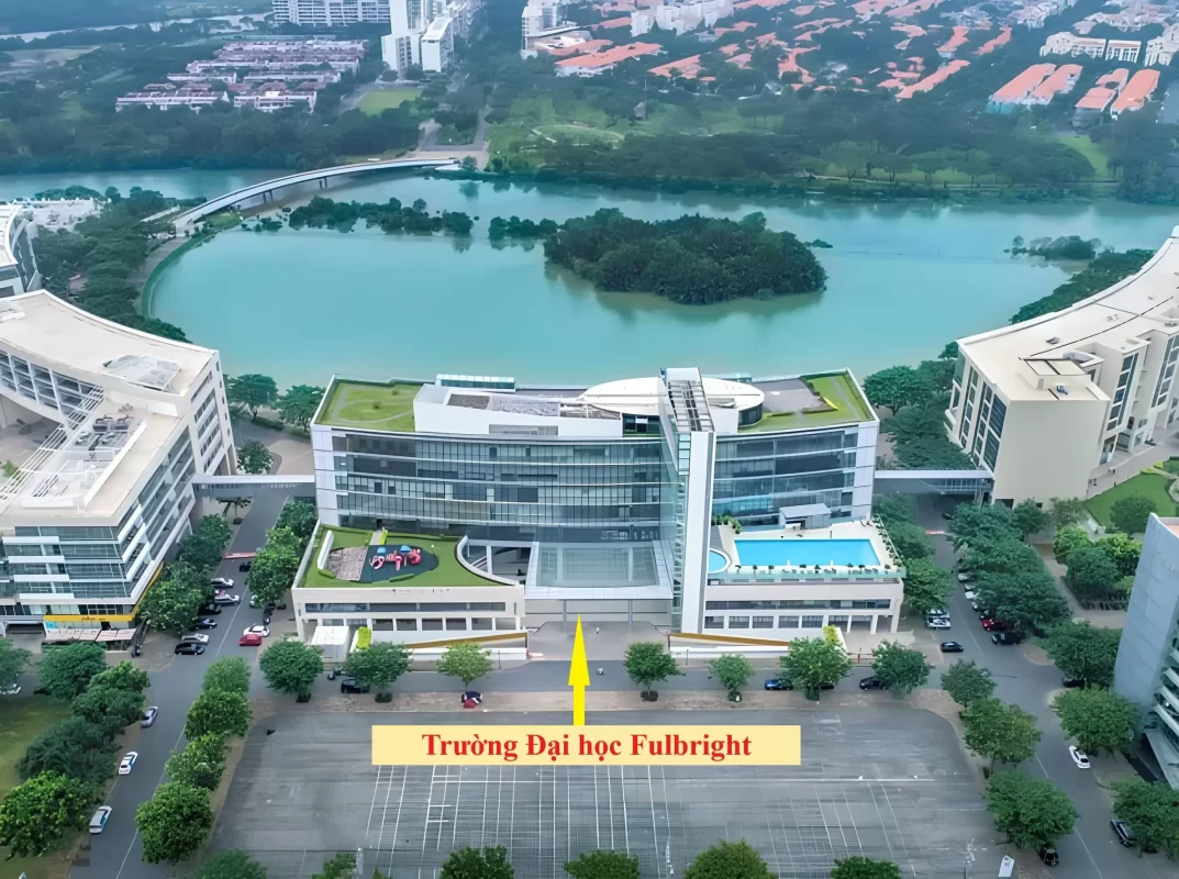 Triton Crown cách đại học Fulbright 200m Triton Crown cách đại học Fulbright 200m