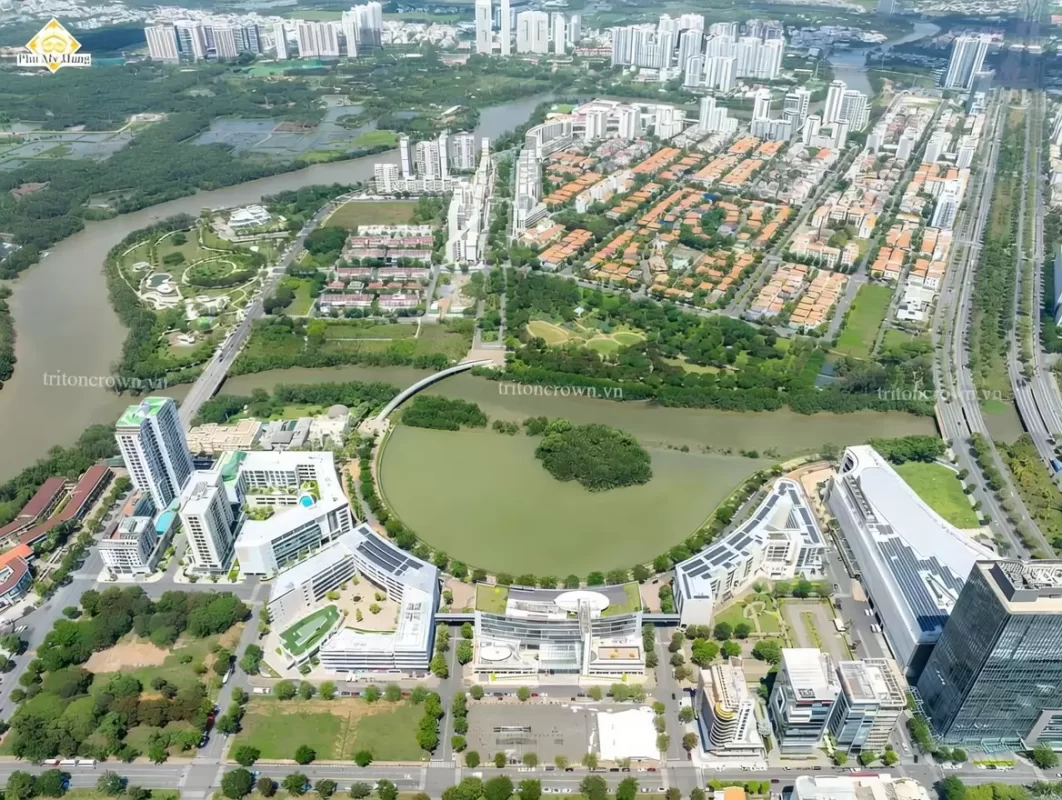 Căn hộ Triton Crown Phú Mỹ Hưng Quận 7 | Giá Chi Tiết Tháng 6/2026 22 Căn hộ view sông, gần hồ luôn là lựa chọn hàng đầu của giới thượng lưu. Đặc biệt Triton Crown còn liền kề khu Thương mại Tài chính Quốc tế Phú Mỹ Hưng (CBD thứ 2 TPHCM), liền kề các tiện ích dịch vụ, giải trí, mua sắm cao cấp.